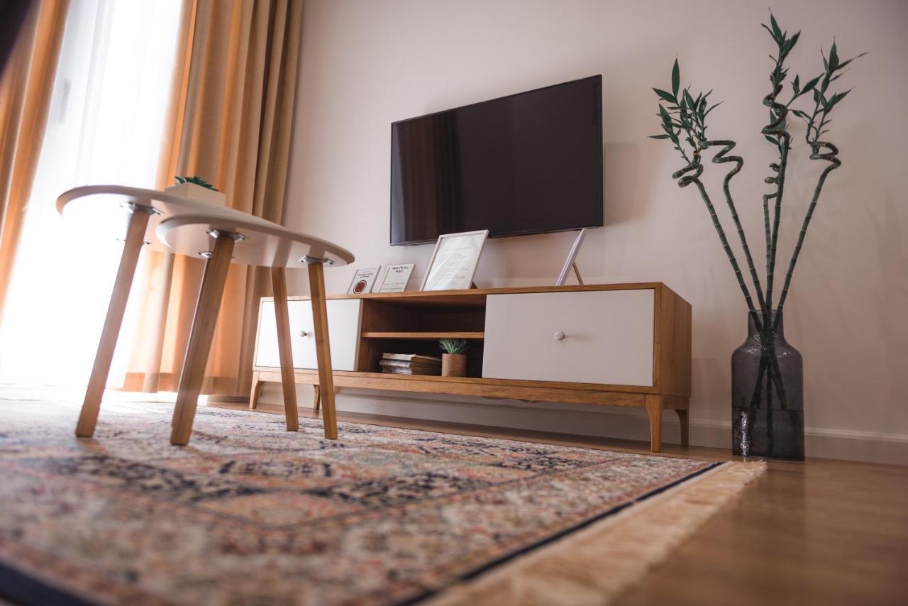 Tam Skanderbeg Square City Center Apartment No4 Тирана Экстерьер фото